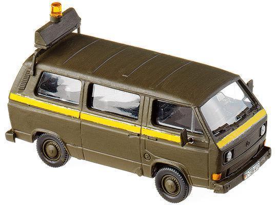 VW T3 Airport Service &quot;Follow Me&quot; of German Bundeswehr<br /><a href='images/pictures/Roco/5008.jpg' target='_blank'>Full size image</a>
